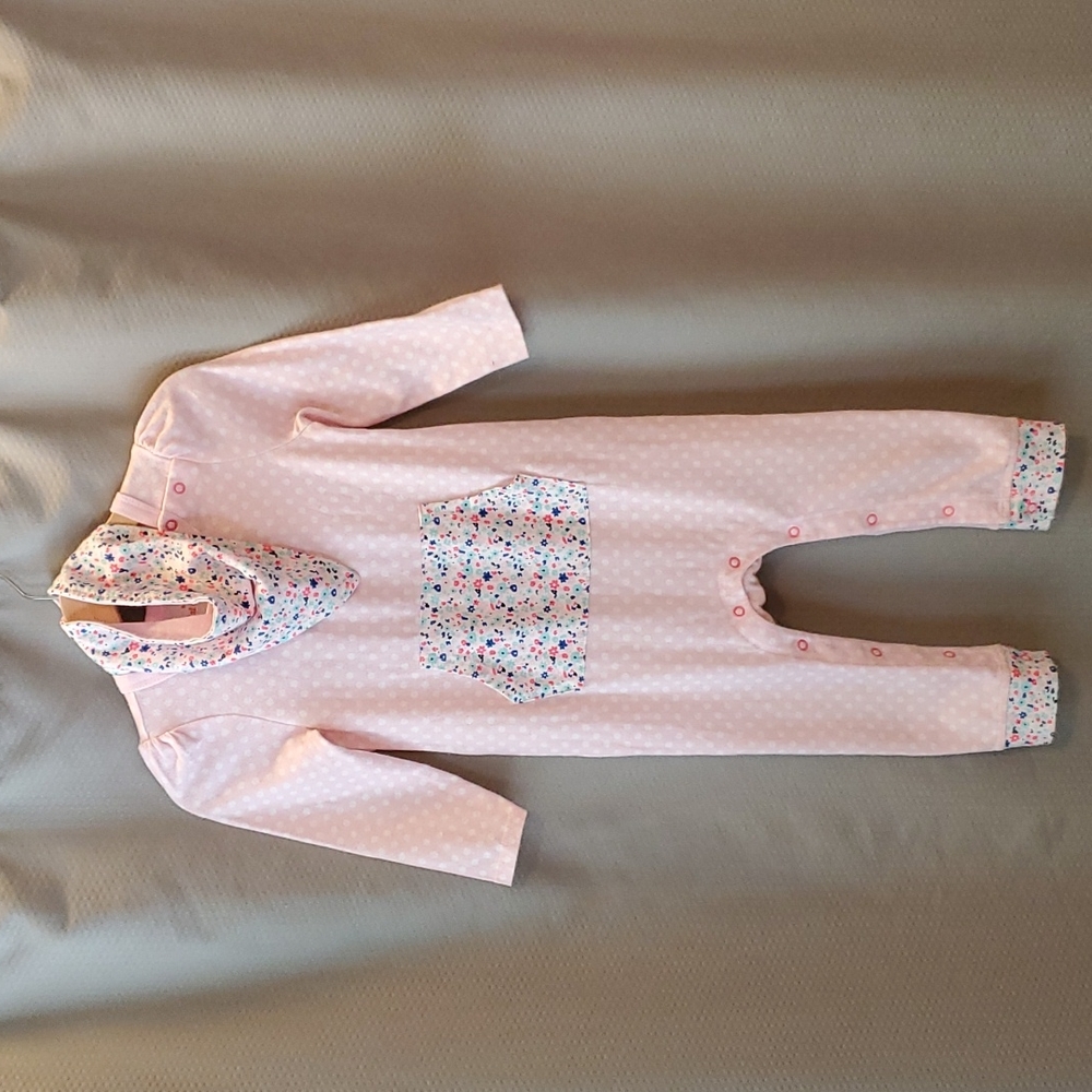 Infant romper with matching bandana bib